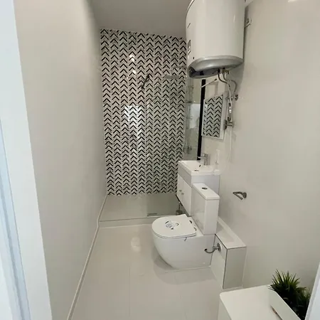 River House Center Apartment