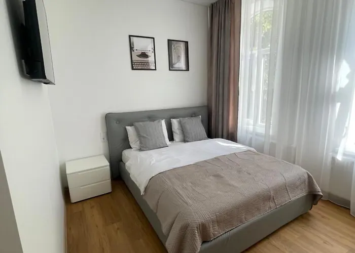 Daire River House Center *