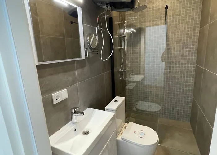 Daire River House Center *